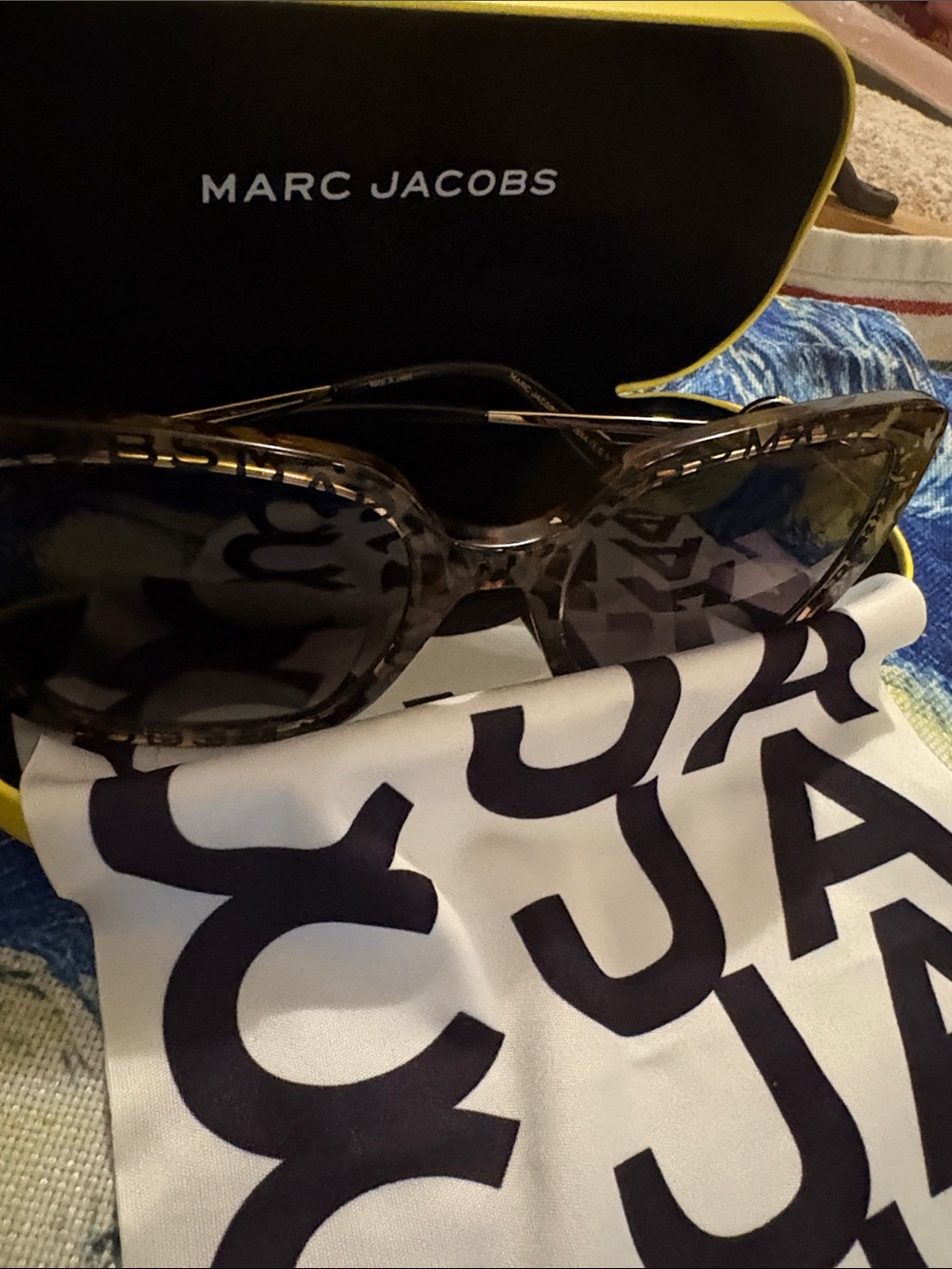 NWOTS Marc Jacobs Smoke Tortoiseshell Cat-Eye Sunglasses.